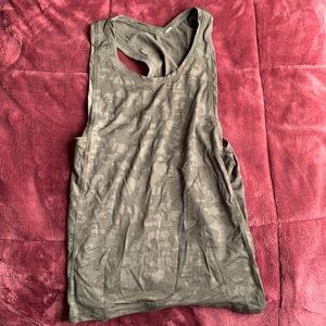 Lululemon tank